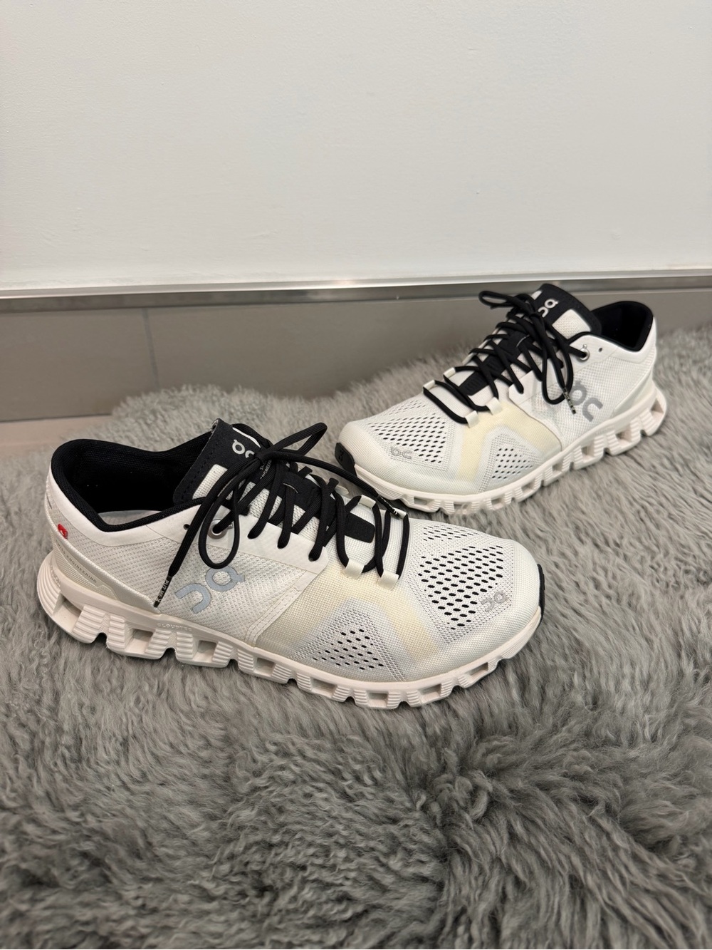 On Cloud X 3 White Black Running Training Sneakers – Women’s 8.5